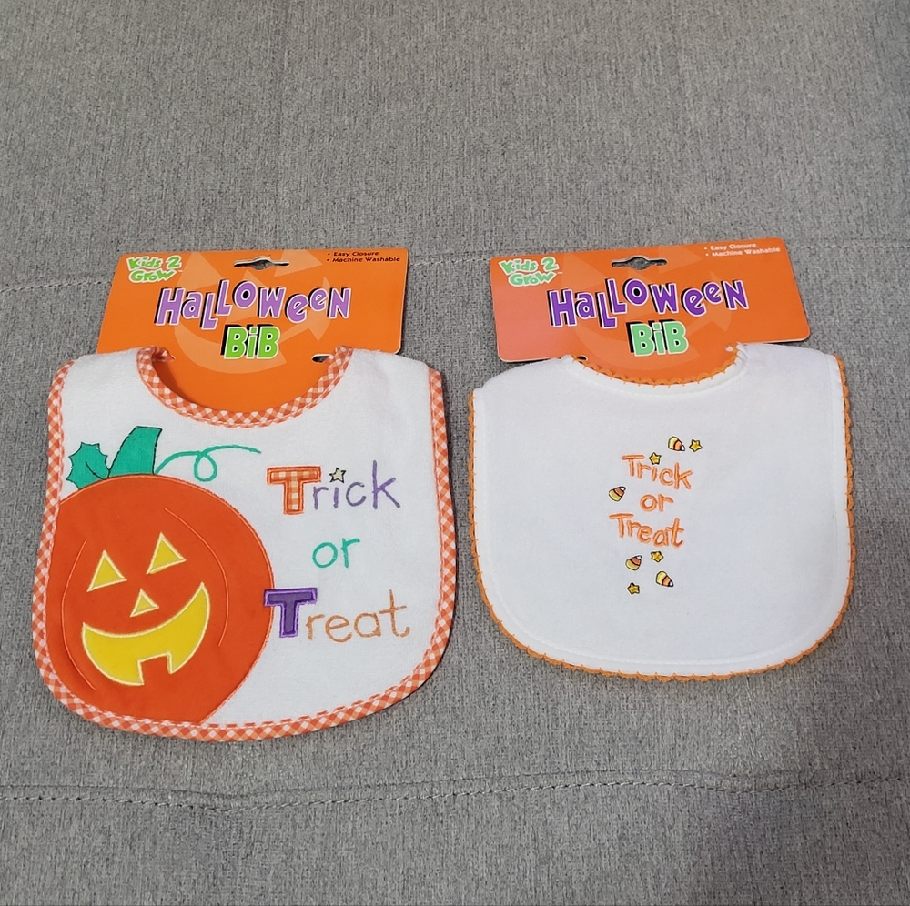 NWT 2 Halloween Bibs